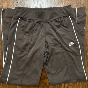 Nike gray kids large jogging pants